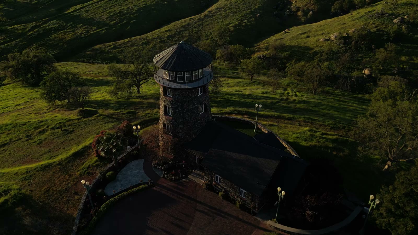 The Clovis Castle lighthouse tower above the foothills